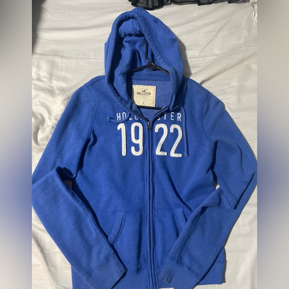 Sweater zip up
